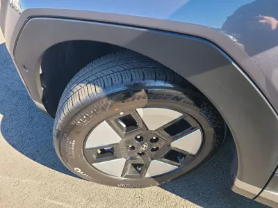 Hyundai Santafe 2024, 12980 км, за 23318.44 USD