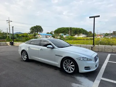 Jaguar XJ 2015, 107762 км, за 11496.53 USD