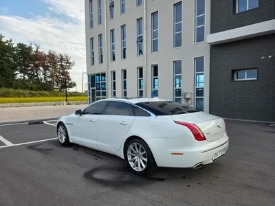 Jaguar XJ 2015, 107762 км, за 11496.53 USD