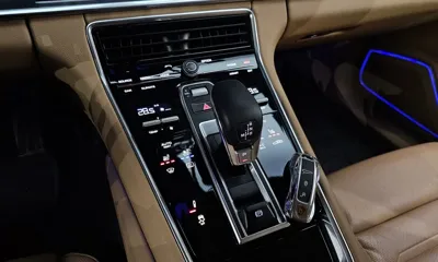 Porsche Panamera 2018, 91383 км, за 39595.48 USD - фото 9