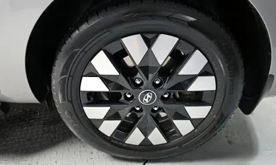 Hyundai Staria 2025, 89893 км, за 24039.1 USD
