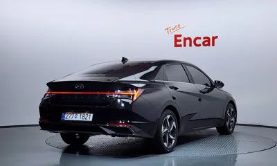Hyundai Avante 2023, 62476 км, за 12275.17 USD
