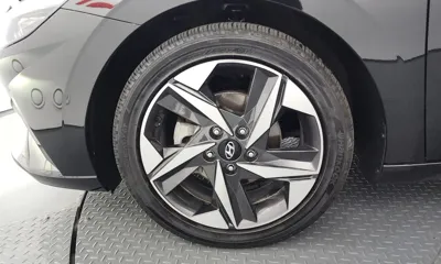 Hyundai Avante 2023, 62476 км, за 12275.17 USD