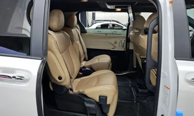 Toyota Sienna 2024, 70856 км, за 31225.63 USD - фото 12