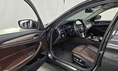 BMW 5-Series 2019, 38297 км, за 20477.14 USD - фото 10