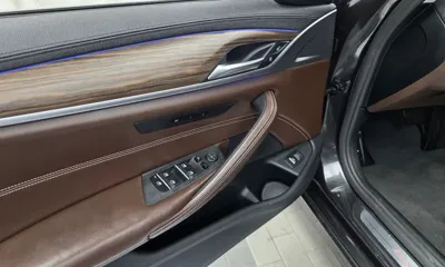 BMW 5-Series 2019, 38297 км, за 20477.14 USD - фото 35