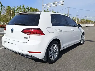 Volkswagen Golf 2018, 83000 км, за 8187.34 USD