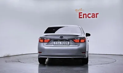 Lexus ES 2015, 126665 км, за 10603.7 USD