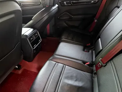 Porsche Cayenne 2019, 130000 км, за 49963.71 USD