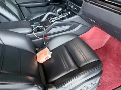 Porsche Cayenne 2019, 130000 км, за 49963.71 USD - фото 6