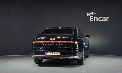 Hyundai Grandeur 2023, 21176 км, за 19509.51 USD