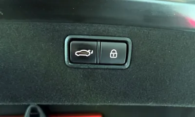Hyundai Genesis 2016, 132085 км, за 8211.91 USD - фото 20