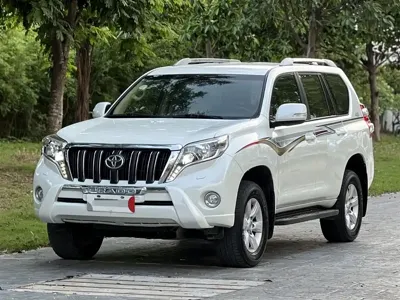 Toyota Prado (Import) · 2015 год