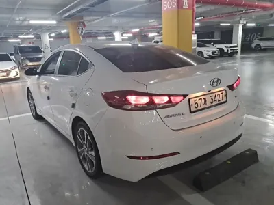 Hyundai Avante 2018, 108399 км, за 6557.7 USD - фото 9