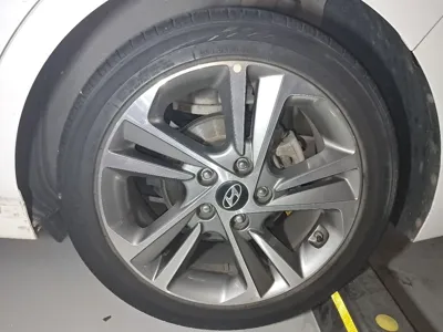 Hyundai Avante 2018, 108399 км, за 6557.7 USD - фото 15