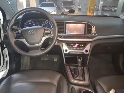 Hyundai Avante 2018, 108399 км, за 6557.7 USD - фото 18