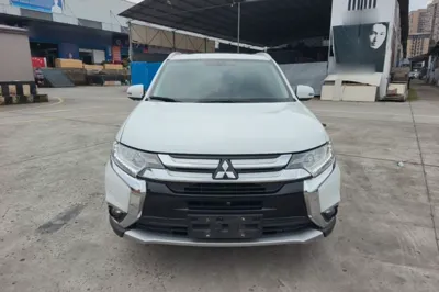 Mitsubishi Outlander 2018, 117400 км, за 8769 USD - фото 2