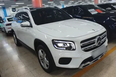 Mercedes-Benz GLB 2023, 35100 км, за 26181 USD