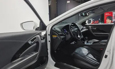 Hyundai Grandeur 2015, 75464 км, за 4889.33 USD - фото 10