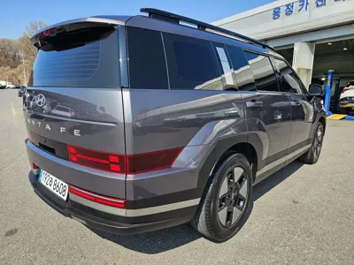 Hyundai Santafe 2024, 33557 км, за 23767.65 USD