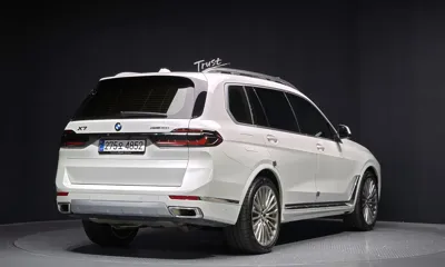BMW X7 2025, 9697 км, за 78166.02 USD