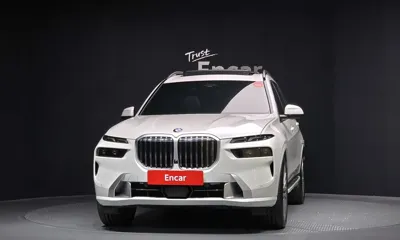 BMW X7 2025, 9697 км, за 78166.02 USD