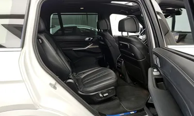 BMW X7 2025, 9697 км, за 78166.02 USD - фото 12