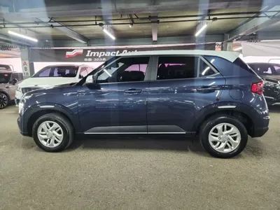 Hyundai Venue 2020, 73000 км, за 9009.9 USD