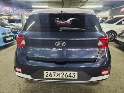 Hyundai Venue 2020, 73000 км, за 9009.9 USD
