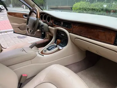 Jaguar XJ-8 2002, 156000 км, за 21662.07 USD