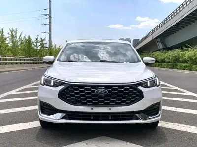 Ford Escort 2021, 10000 км, за 5560.48 USD