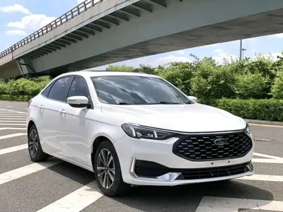 Ford Escort 2021, 10000 км, за 5560.48 USD