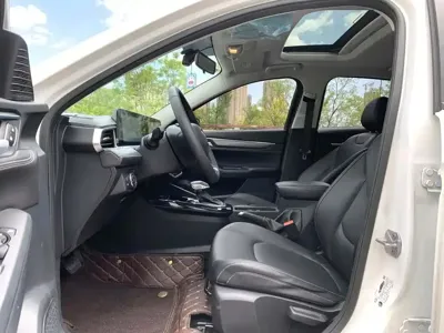 Ford Escort 2021, 10000 км, за 5560.48 USD