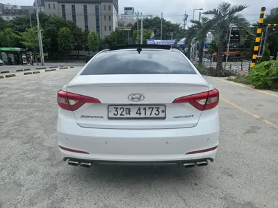 Hyundai Sonata 2015, 129519 км, за 5363.06 USD