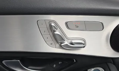 Mercedes-Benz GLC-Class 2019, 48179 км, за 17120.58 USD - фото 31