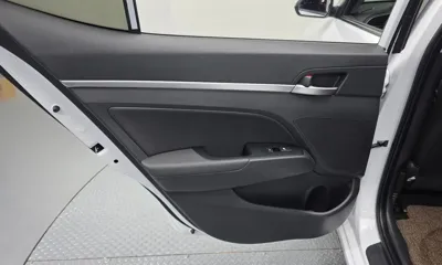 Hyundai Avante 2019, 60501 км, за 8391.89 USD - фото 25