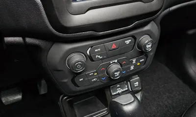 Jeep Renegade 2021, 25980 км, за 10838.15 USD - фото 18
