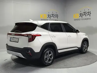 Kia Seltos 2023, 37106 км, за 15203.61 USD