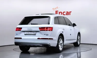 Audi Q7 2019, 33237 км, за 66096.03 USD