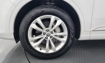 Audi Q7 2019, 33237 км, за 66096.03 USD