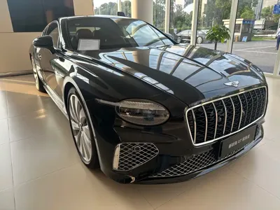 Bentley Continental PHEV 0, 100 км, за 587285.38 USD