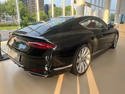 Bentley Continental PHEV 0, 100 км, за 587285.38 USD