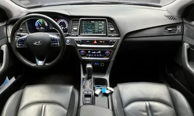 Hyundai Sonata 2018, 165013 км, за 6078.62 USD - фото 7