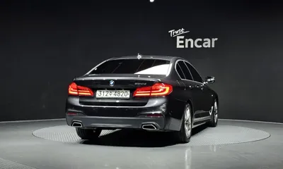 BMW 5-Series 2020, 93887 км, за 21040.52 USD