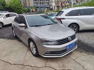 Volkswagen Sagitar 2016, 120100 км, за 4577.87 USD