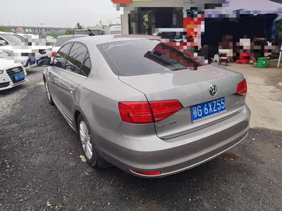 Volkswagen Sagitar 2016, 120100 км, за 4577.87 USD