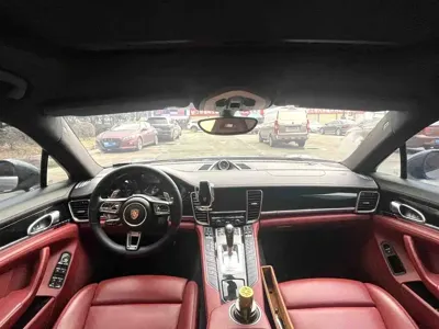 Porsche Panamera 2016, 130000 км, за 22630.52 USD