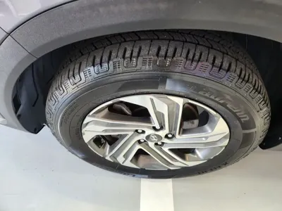Hyundai Santafe 2021, 107000 км, за 14702.07 USD