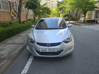 Hyundai Avante · 2012 год
