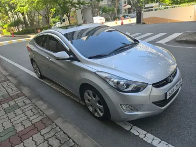Hyundai Avante 2012, 130700 км, за 2717.92 USD